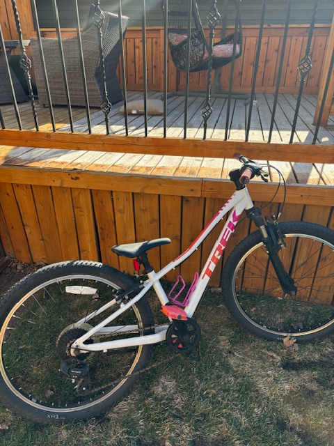 TREK 22 PRECALIBER 24 GIRLS BIKE thumbnail 2