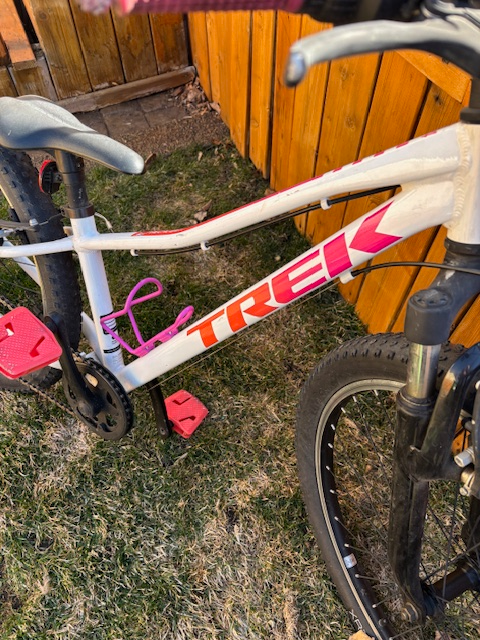 TREK 22 PRECALIBER 24 GIRLS BIKE thumbnail 3