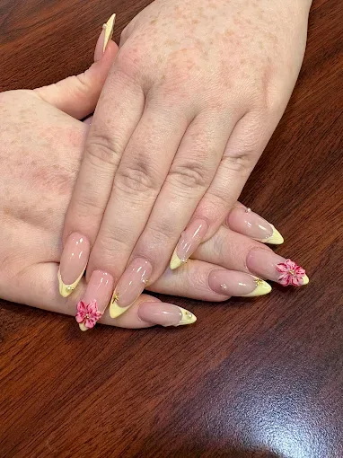 V Nails Fort McMurray — Beauty Salon & Nail Services thumbnail 4