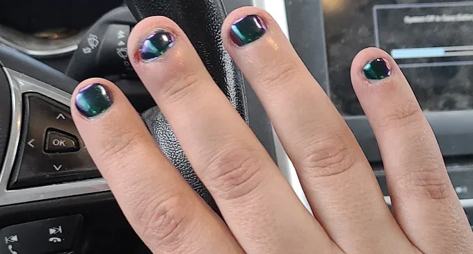 V Nails Fort McMurray — Beauty Salon & Nail Services thumbnail 6